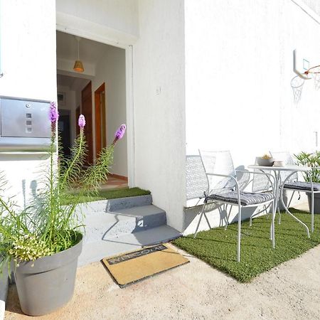 Beautiful 1-Bed Apartment Kristijan זאדאר מראה חיצוני תמונה