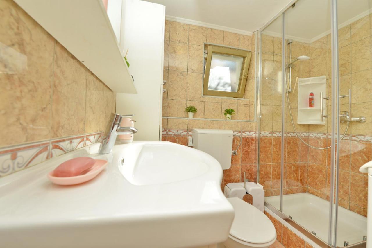 Beautiful 1-Bed Apartment Kristijan זאדאר מראה חיצוני תמונה